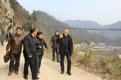 闵光辉率队来岳西调研指导扶贫开发工作---安徽