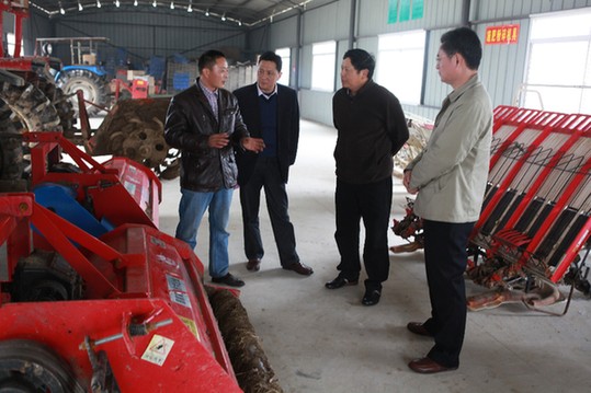 安徽省烟草专卖局问武局长深入长丰县下塘镇调