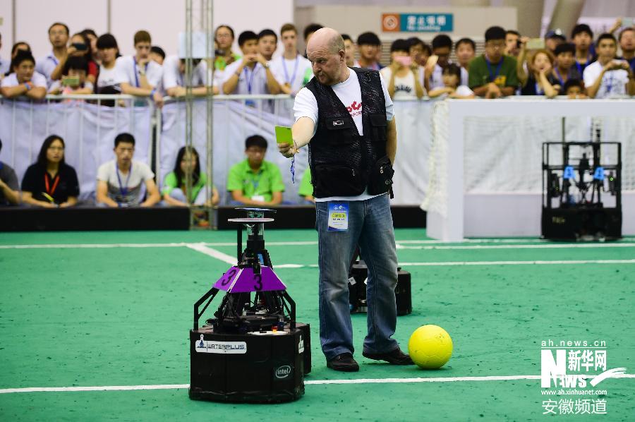 北京信息科技大学机器人足球队夺得世界杯中型
