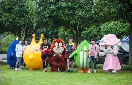 助力《人偶总动员》 熊大做客《快乐大本营》