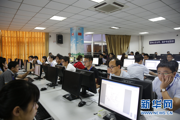 探访2017合肥中考阅卷现场:每道题最多四人评