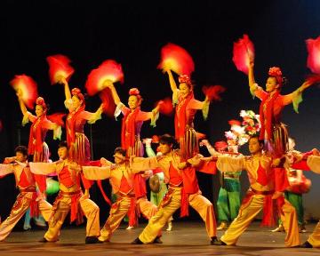 淮河三花之一--歌舞并茂的花鼓灯