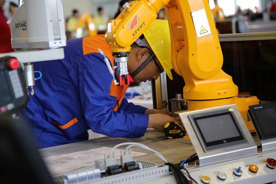 看机器人技能高手比武过招