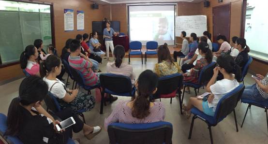 滨湖世纪尚书房《如何培养自信的孩子》开讲了