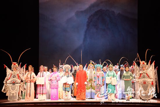 黄梅飘香音舞诗画 《唐诗宋词》曲韵流芳