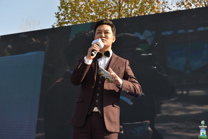 300组家庭与明星亲子跑阜阳开跑