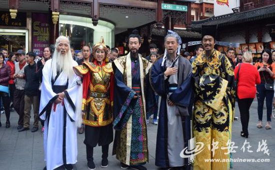 安徽古代名人上海街头快闪