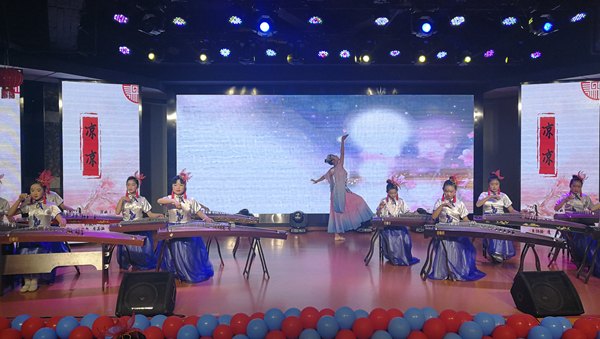 黄山市妇女儿童活动中心首届迎新音乐会上演