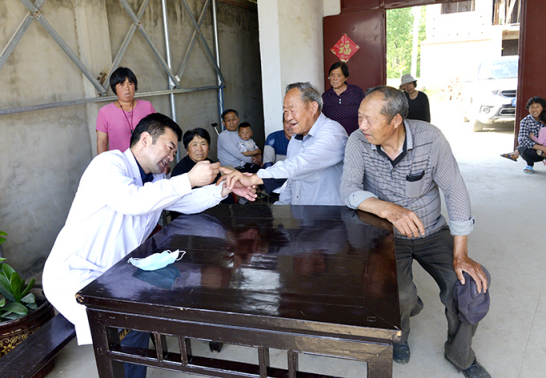 太和县健康扶贫受欢迎