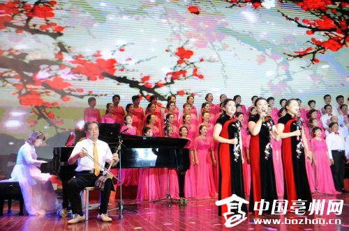 亳州:喜迎药博会 歌声送祝福