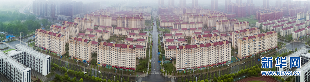 4月21日,航拍的凤台县的凤凰湖新区全景图.