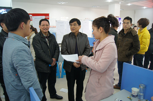 合肥经开区招工大会战拉开序幕---安徽频道新闻