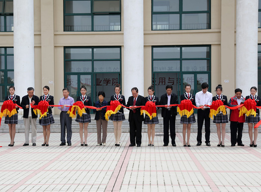 合肥信息学院计算机应用与软件技术实训基地挂