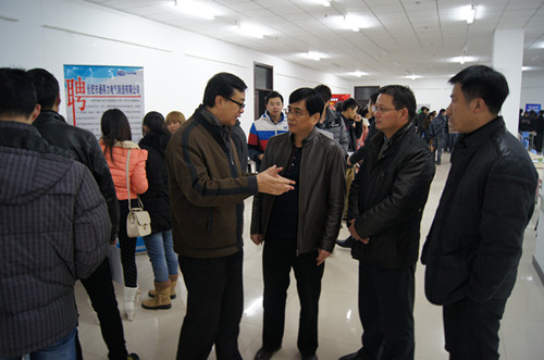 合肥经开区知名企业校园行活动走进合肥学院