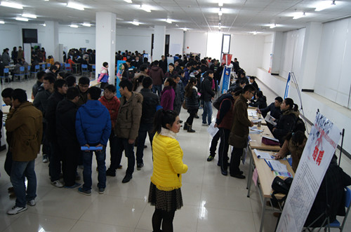 合肥经开区知名企业校园行活动走进合肥学院