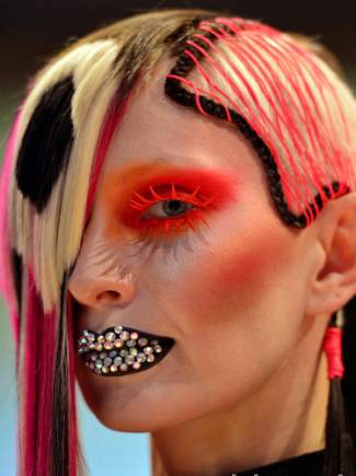 杀马特占领美发世界杯 人体彩绘VS头发彩绘