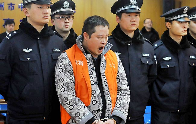 安徽毒販一審被判死刑 聽審現場打哈欠(組圖)