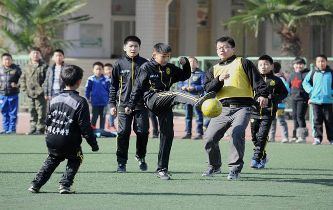 江西余干少年团伙连续抢劫中学生 最大者仅15