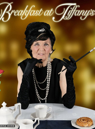 英國退休老人拍日歷 重現經典電影場景