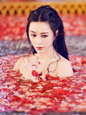 范爺告訴你什麼叫正確的花瓣浴 袁姍姍學著點