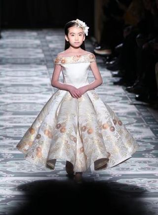 张庭赞范冰冰独具慧眼:她信大酒窝能演好反派