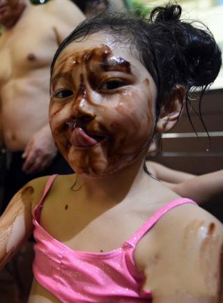 黑人为儿子取名4小时改2次 自嘲智商低