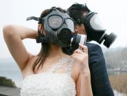 杭州新人带防毒面罩拍婚纱照