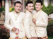 泰国男同性恋举行三人婚礼