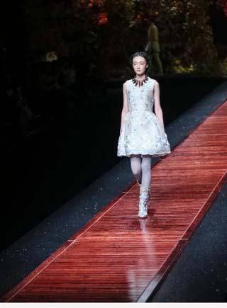 2015秋冬中国国际时装周 童模上台走秀