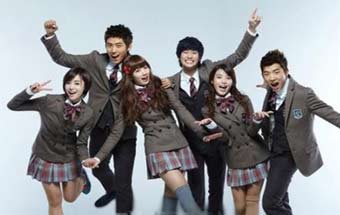 沒個性質量差 校服何時不再遮掩青春氣息?