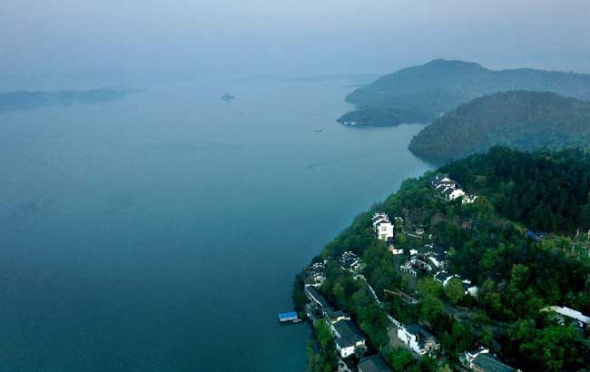 萬佛湖畔好風光