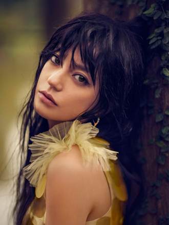 趙薇首登中文版《T Magazine》 美如油畫精靈