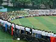 武漢高校4500人拍霸氣畢業照