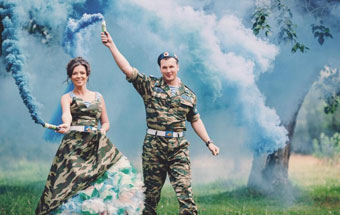 俄羅斯空降兵特色婚紗照