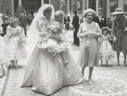 王室公布戴安娜王妃大婚罕见照片