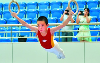 安徽青少年體操賽場雛燕淩空