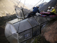 秘魯懸崖現透明膠囊旅館