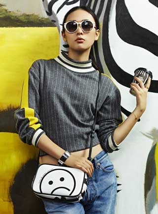 童瑤秋日街拍曝光 簡單利索詮釋牛仔大咖