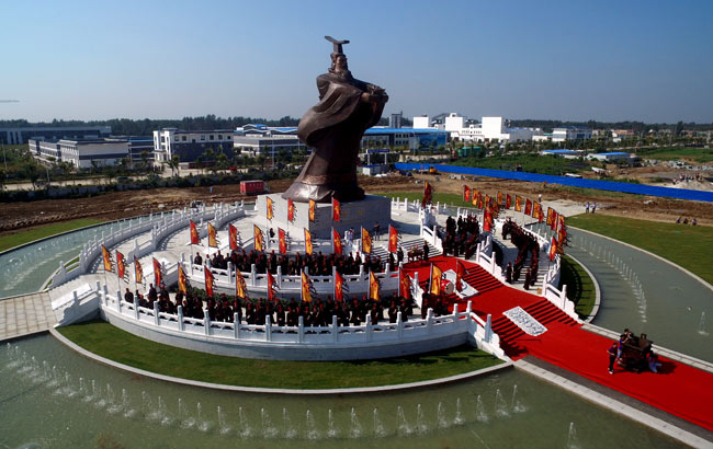 亳州：航拍全球規模最大曹操像 高度達19.6米