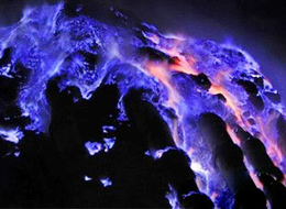 罕見的藍色熔漿奇觀