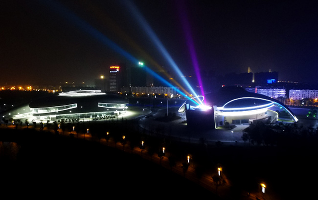 新華網安徽航拍：飛入歷史名城安慶 俯瞰夜幕下的黃梅戲之鄉