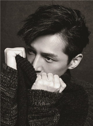 胡歌時尚大片曝光 盡顯多元素魅力