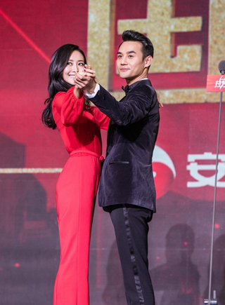 王鸥国剧盛典入围最受欢迎女配 与王凯共舞