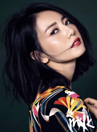 高圓圓登香港雜志 粧容精致回眸淺笑