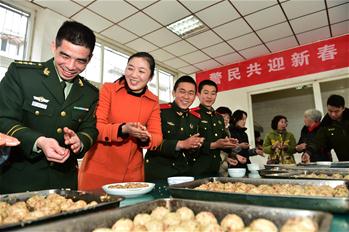 合肥：警民共迎新春