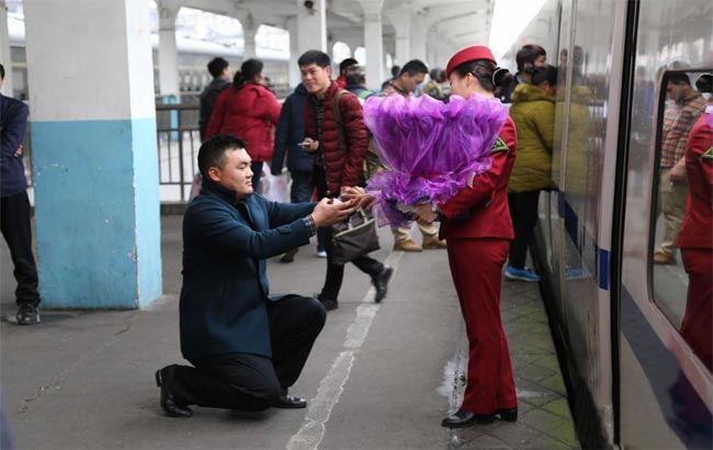 吴亦凡姚明麦蒂合影 吴亦凡笑称娇小电灯泡