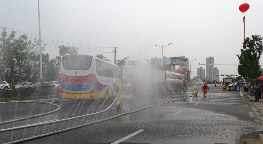芜湖市道路运输行业举行2017年安全应急救援演练