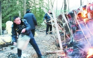 城管勇滅大火 村民交口稱讚