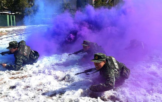 冰天雪地練兵熱