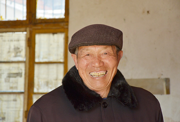 通过40年的不断奋斗，小岗村跨过‘温饱线’走上了‘富裕路’。